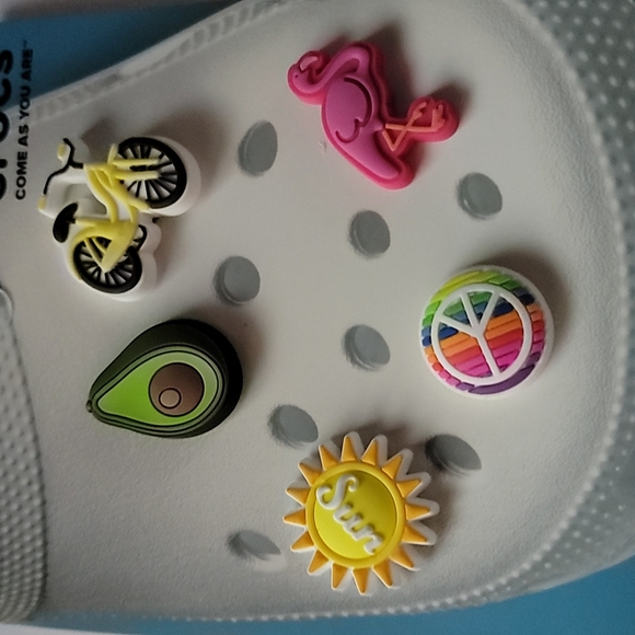 Crocs Jibbitz Charms Uniquely You Sunny Days 5 pac - Picture 2 of 4